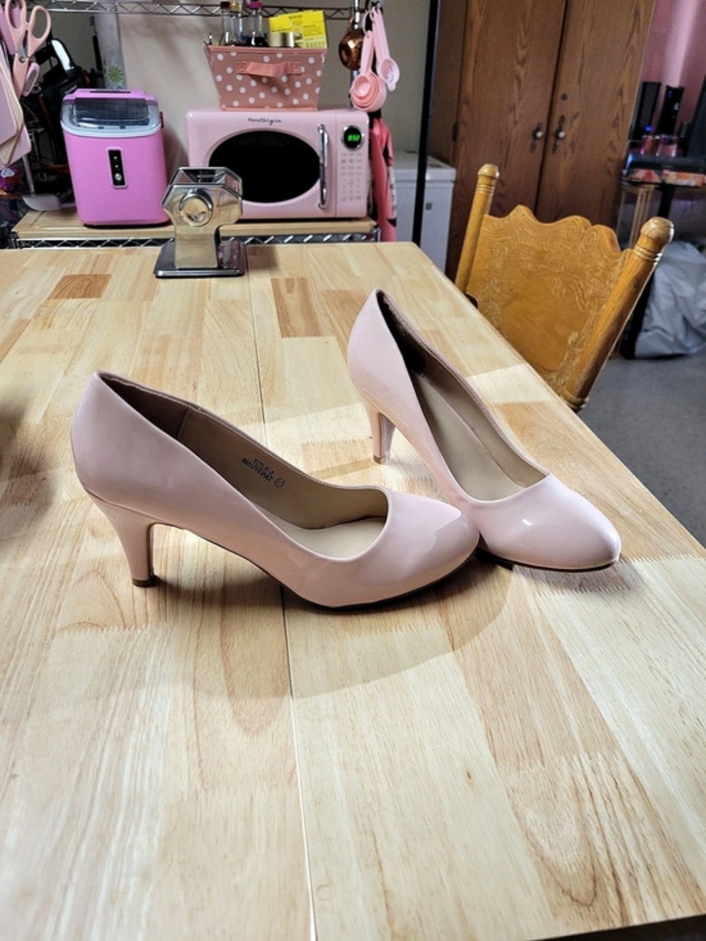 LovMark Pink Patent Pumps US 8.5